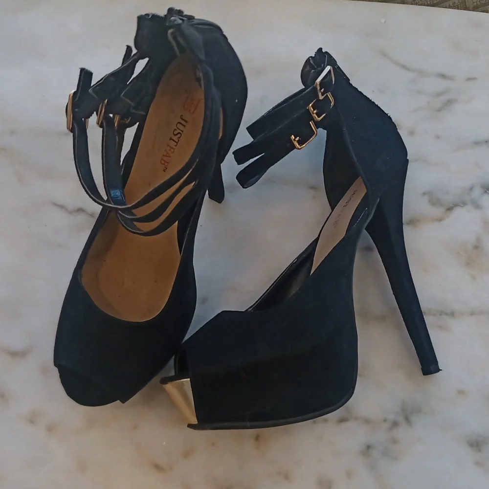 Black suede Platform Sandals Shoes with Gold Trim High 6" Heels - Picture 4 of 9